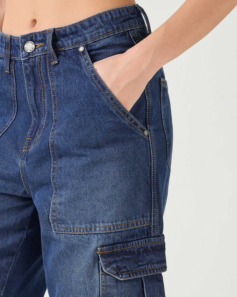 bewakoof Women's Dark Blue Washed Straight Fit Cargo Jeans - Image 5